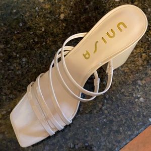 Unisa Nude Size 7M Candi Sandal